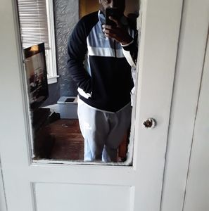 Meet your Posher, Troy